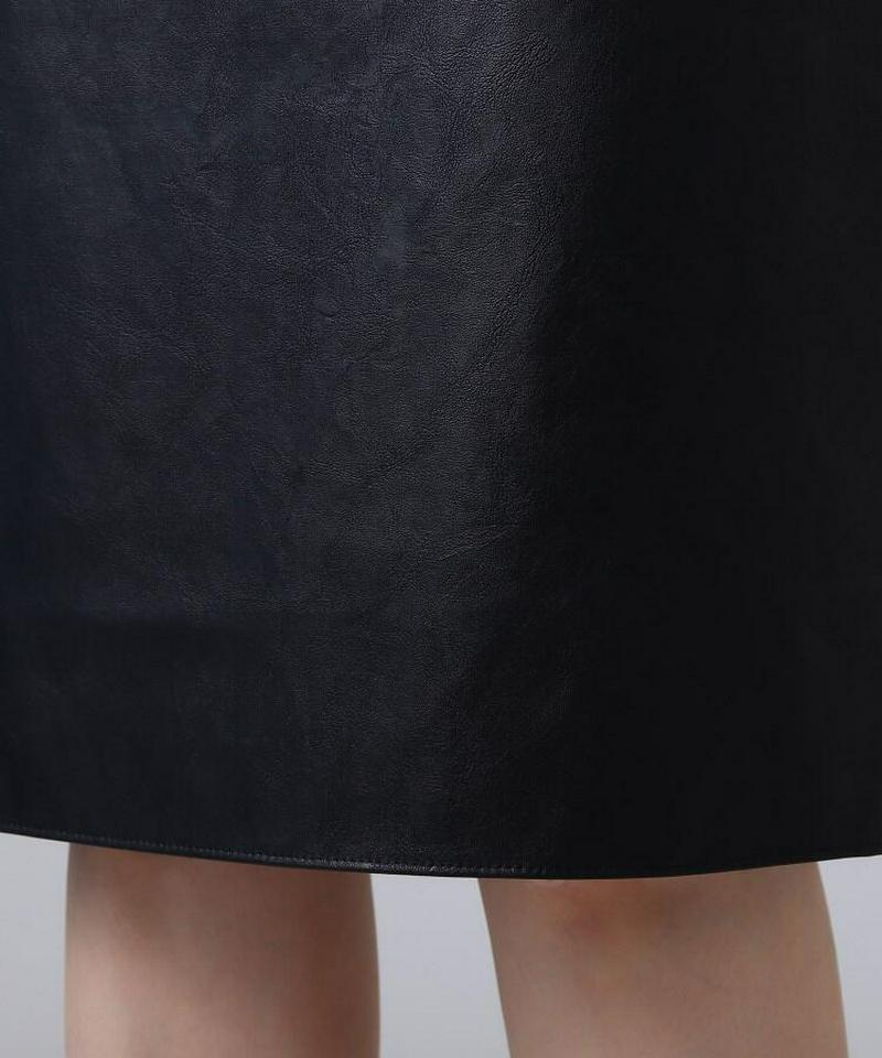モダンフェイクレザータイトスカート