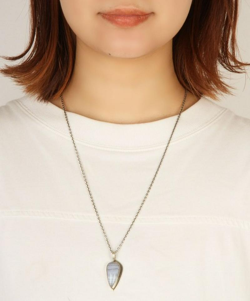 【透明感を楽しむ☆】ブルーレースアゲート三角ネックレス(1点もの)