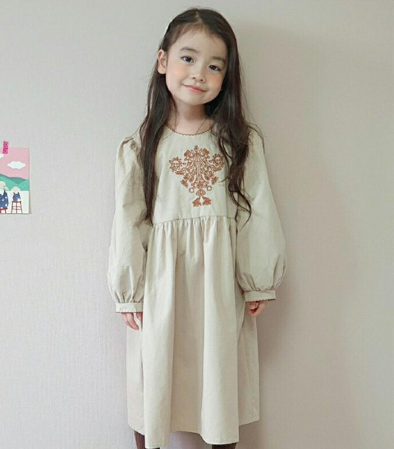 【新作10%OFF】刺繍ポイントワンピース・u06562 キッズ【3~8才】【ops】【ワンピース ロング ロングワンピース 長