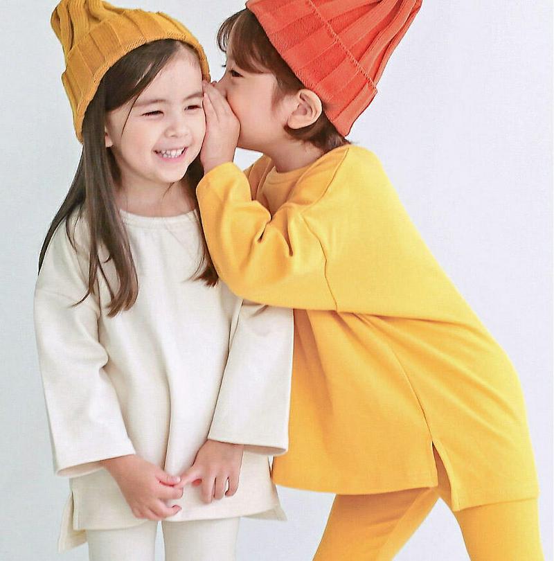 スリットTシャツ p007641 キッズ 【3~8才】【tops】【韓国 ファッション トップス Tシャツ カットソー ラウンドネック 長袖 無地 女の子 男の子 ユニセックスキッズ 子供 子供用 幼稚園 通学 通園 小学生 春 秋 冬】【KIDS】