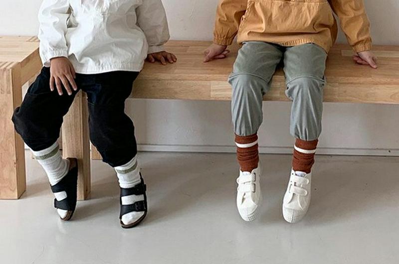 【キッズ10%OFF】切替ラインジョガーパンツ u07167 キッズ 【3~8才】【pt】【韓国 ファッション ボトムス パンツ