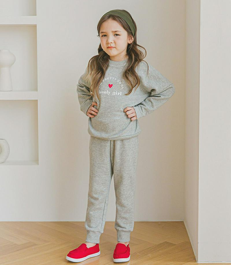lovelyスウェット上下SET(グレー)・p006660 キッズ【3~8才】【set】【セットアップ setup トップス スウェット トレーナー パンツ ズボン 上下 ロゴ カジュアル ラフ 女の子 春 秋 冬 韓国 韓国子供服 子供 こども 子供服 こども服】【KIDS】