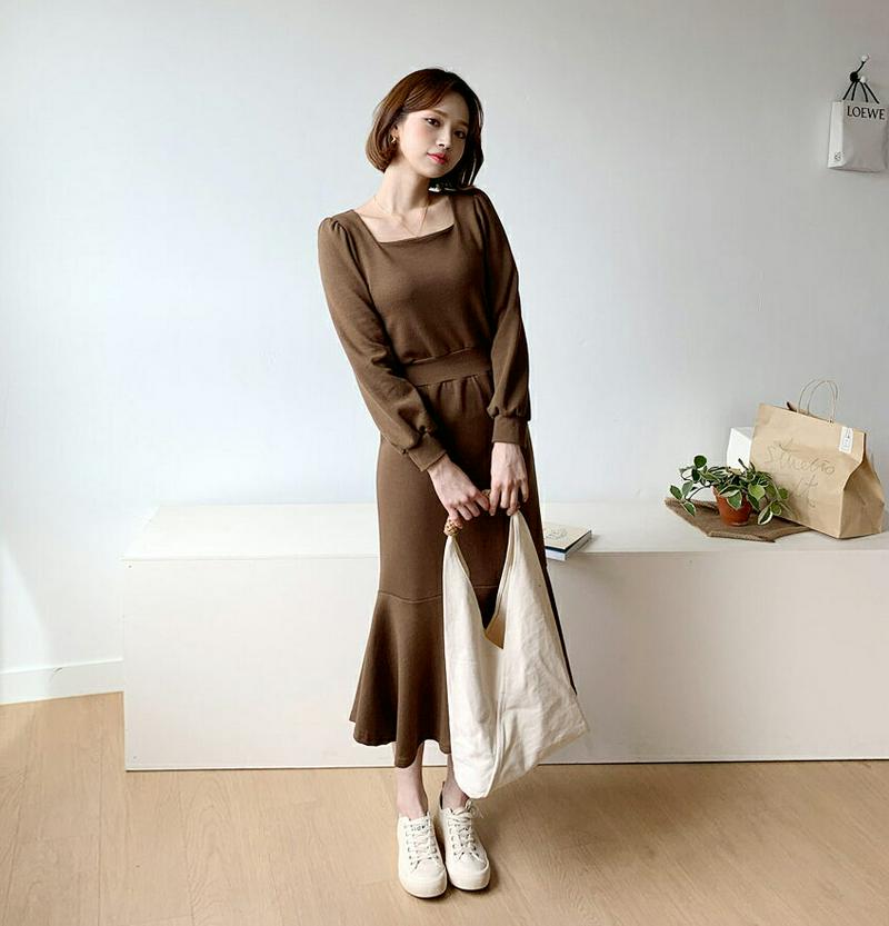 スクエアマーメイドワンピース・全3色・b56027 レディース【ops】【韓国 ファッション ワンピース ロングワンピース パフスリーブ 長袖 スクエアネック 鎖骨 デコルテ フレア マーメイドワンピース シンプル フェミニン 大人 単色 無地 秋 冬】