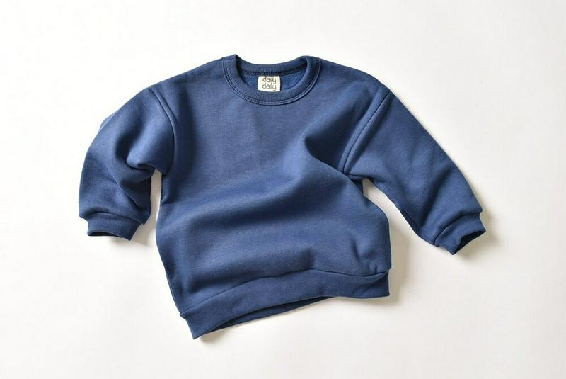 裏起毛スウェット u07685 キッズ 【3~8才】【tops】【韓国 ファッション トップス スウェット トレーナー カットソー Tシャツ ラウンドネック 長袖 女の子 男の子 無地 キッズ 子供 子供用 幼稚園 通学 通園 小学生 春 秋 冬】【KIDS】