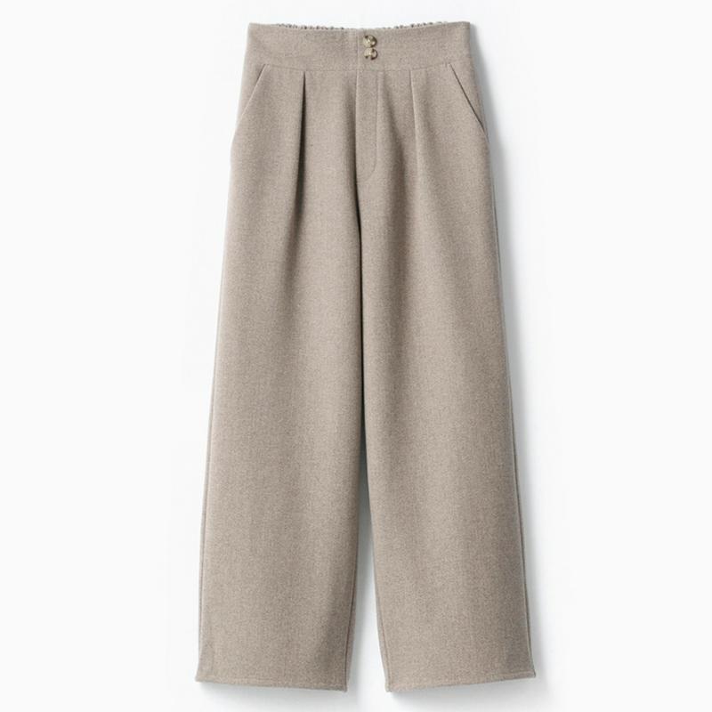 タック入りストレートパンツ