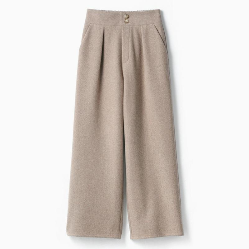 タック入りストレートパンツ
