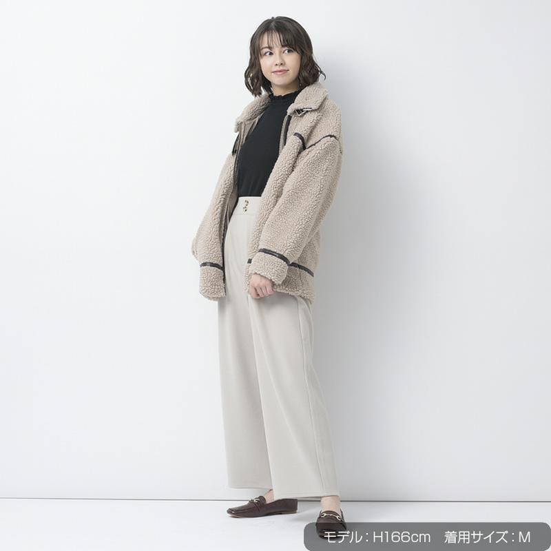 タック入りストレートパンツ