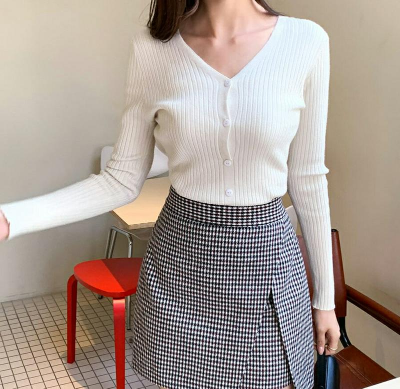 【新作10%OFF】Vネックリブボタンニット・全4色・t61539 レディース【tops】【韓国 ファッション トップス ニット