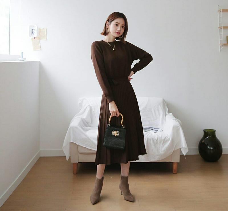 ストラップ付プリーツニットワンピース・全2色・b60947 レディース【ops】【韓国 ファッション ワンピース ロングワンピース ニットワンピース ラグランスリーブ 長袖 ハーフネック プリーツ フレア ストラップ 大人 上品 秋 冬】