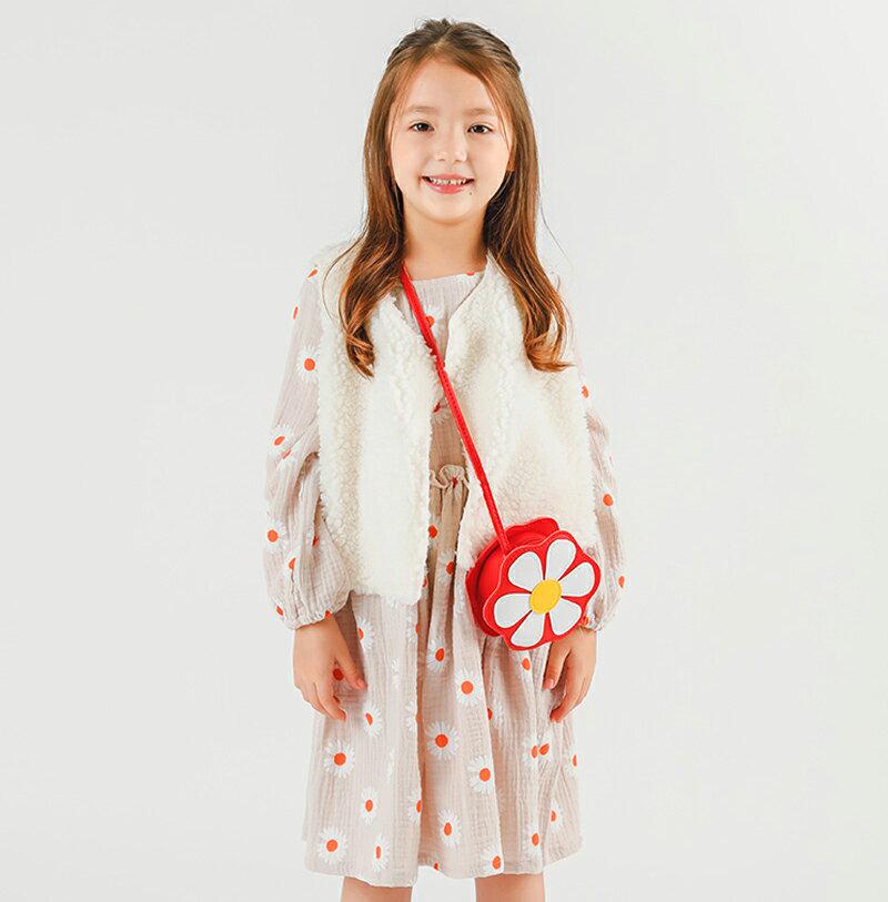 ポシェット付裏起毛花柄ワンピース・p007656 キッズ【3~8才】【ops】【ワンピース ミディ丈 ミディワンピース 長袖 ハート 花柄 ポシェット 裏起毛 可愛い かわいい 女の子 冬 韓国 韓国子供服 子供 こども 子供服 こども服】【KIDS】