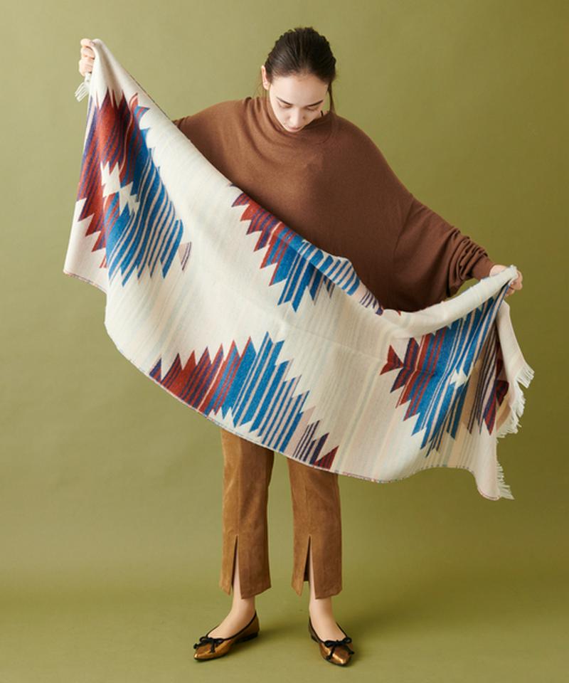 Papillonner パピヨネ の オルテガ柄ストール Parte