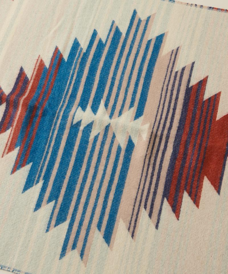 Papillonner パピヨネ の オルテガ柄ストール Parte