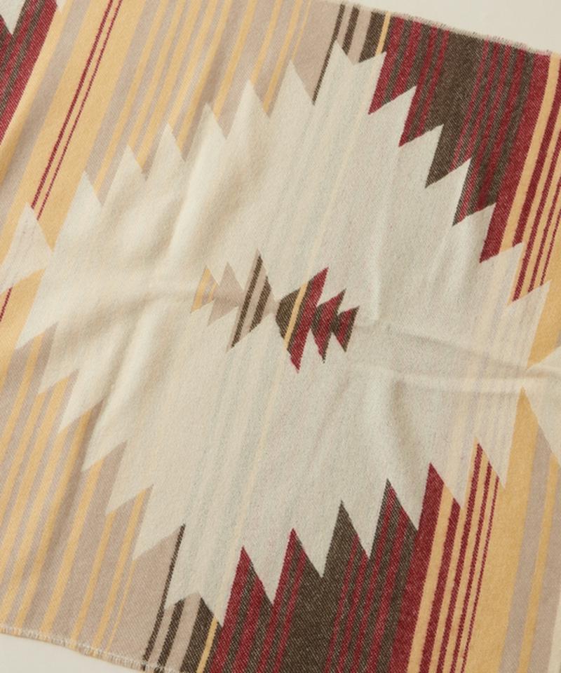 Papillonner パピヨネ の オルテガ柄ストール Parte