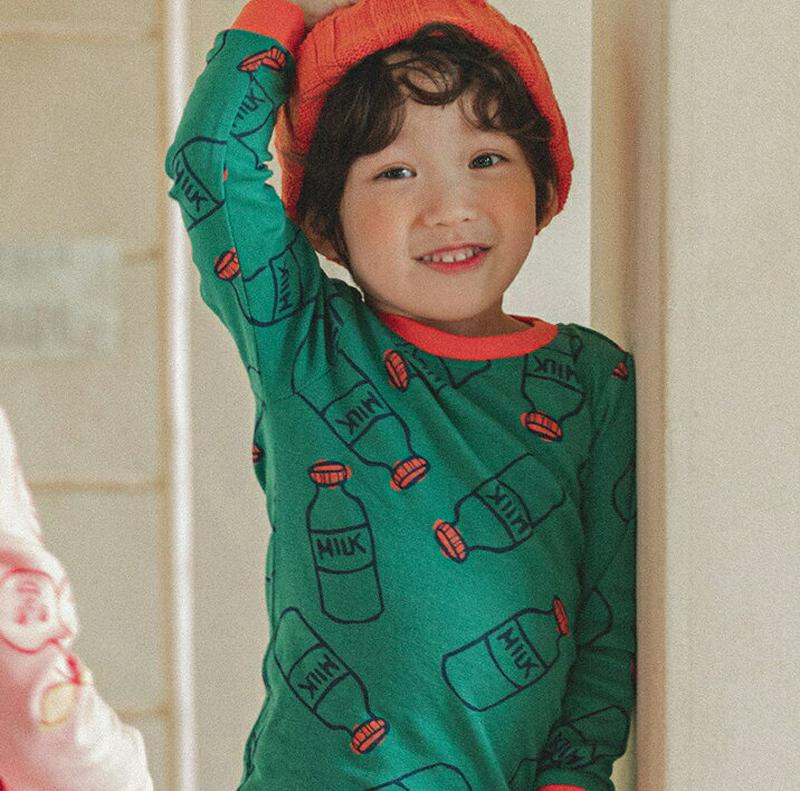 【キッズ30%OFF】MILKパターンパジャマSET(グリーン)・p008024 キッズ【3~8才】【uw】【パジャマ 部屋着 ルームウェア セット set 上下 トップス 長袖 パンツ ズボン 総柄 カジュアル 女の子 男の子 韓国 韓国子供服 子供 こども 子供服 こども服】【KIDS】