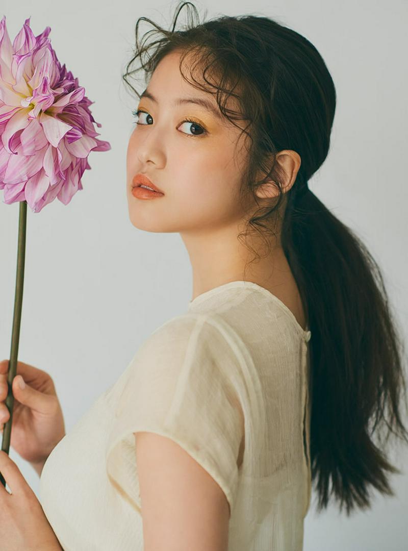 今田美桜 シアーフレンチスリーブブラウス