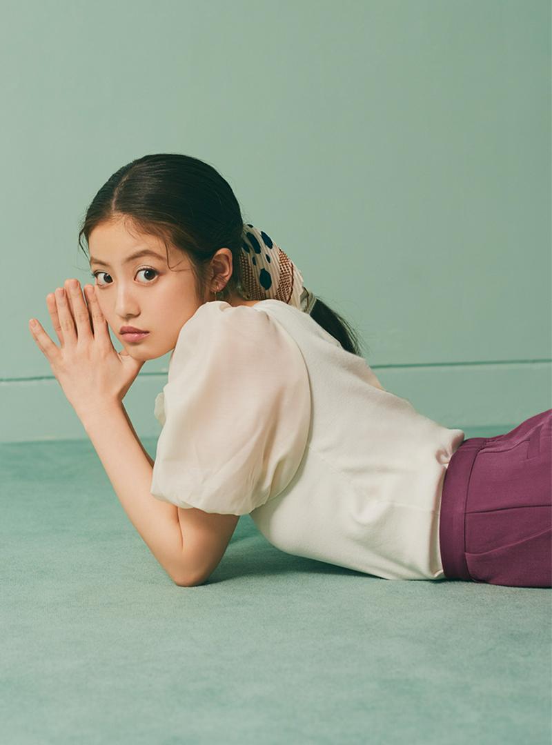今田美桜　パフスリーブ切替えデザイントップス