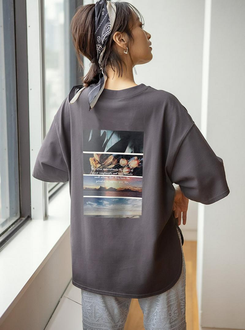 ラウンドヘムバックフォトプリントTシャツ