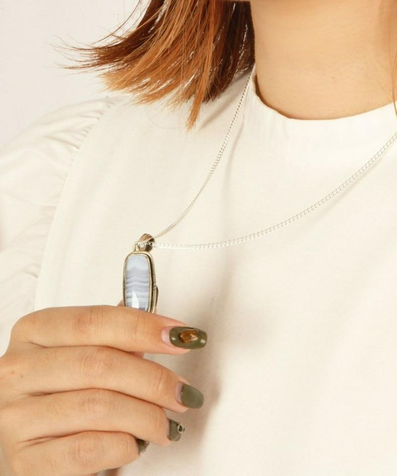【こだわりのフランス買付】ブルーレースアゲート四角ネックレス