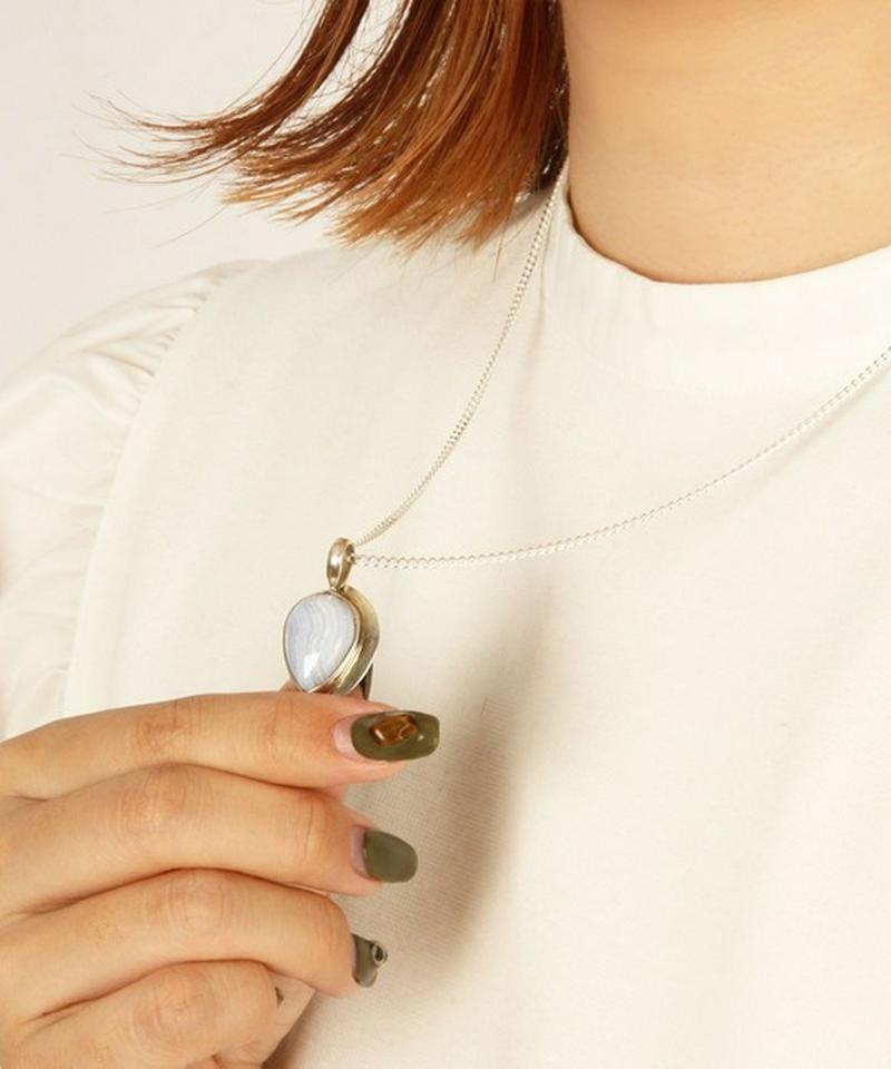 【こだわりのフランス買付】ブルーレースアゲート小ネックレス