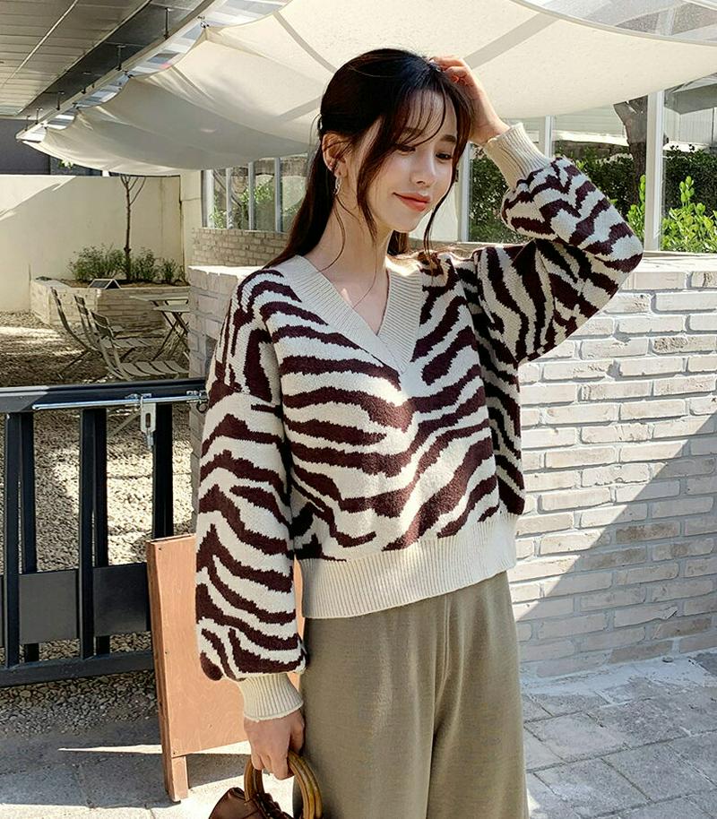 【新作10%OFF】Vネックゼブラパターンニット・全3色・t61640 レディース【tops】【韓国 ファッション トップス ニ