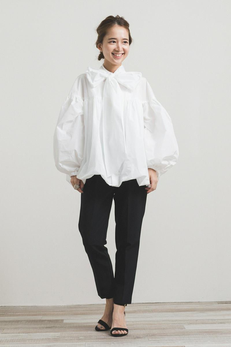 yori(ヨリ)の「【11/10 pm12:00新色入荷!】リボンバルーンブラウス
