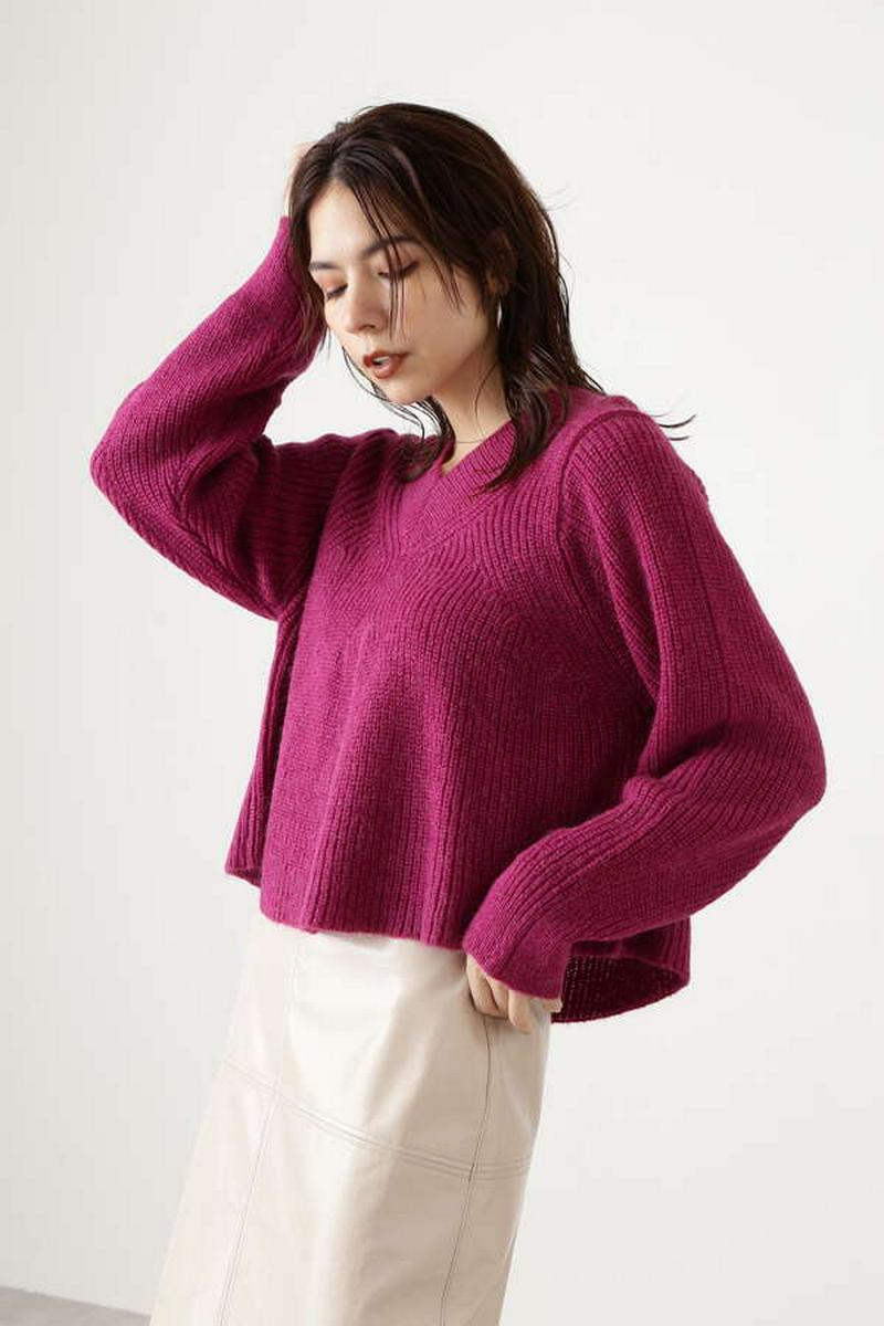 モヘア混ショートペプラムニット