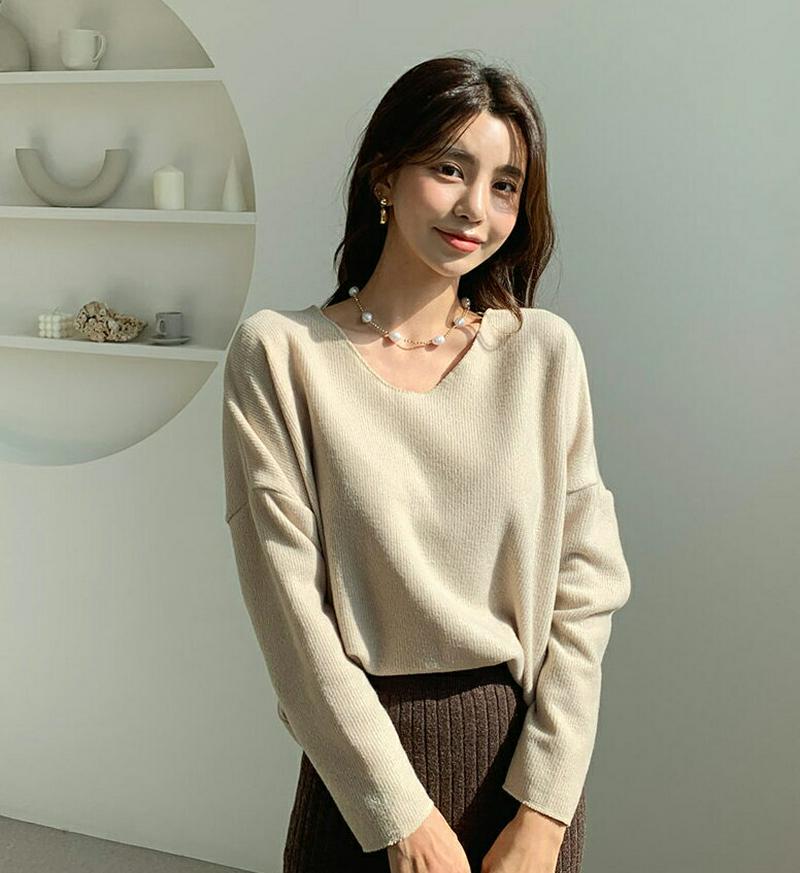 ルーズUネックTシャツ・全4色・t61022 レディース【tops】【韓国 ファッション トップス Tシャツ ロングスリーブ 長袖 シンプル 単色 無地 カジュアル ベーシック ゆったり ルーズ Uネック 鎖骨 デコルテ ラフ 秋 冬】