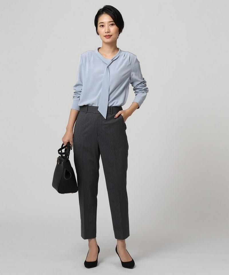 ヴィヨンデシンボウタイブラウス