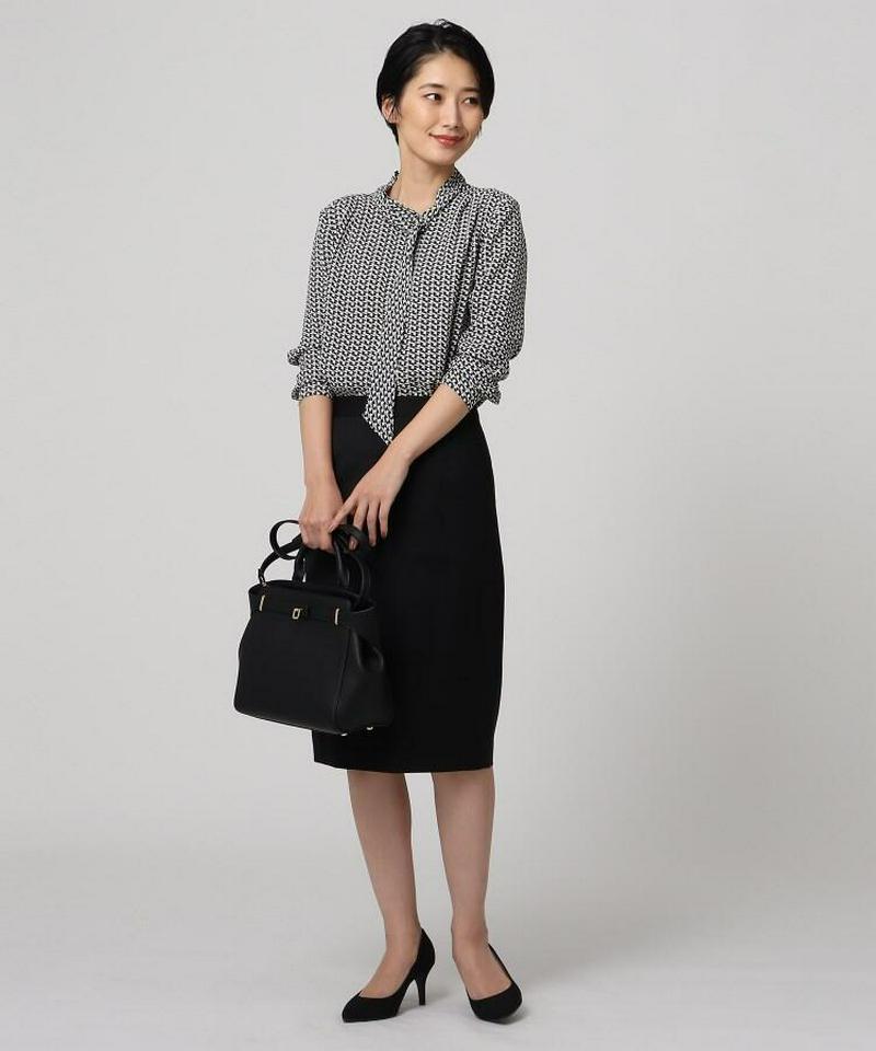 グラフィカルブリックプリントボウタイブラウス