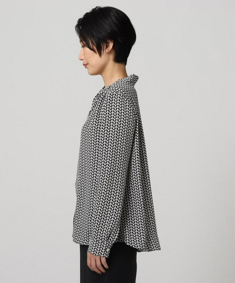 グラフィカルブリックプリントボウタイブラウス