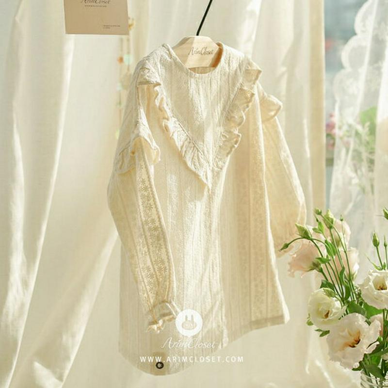 Vフリルブラウス・p008596 キッズ【3~8才】【bl】【トップス ブラウス 長袖 フリル 可愛い かわいい ガーリー 雰囲気 女の子 春 秋 韓国 韓国子供服 子供 こども 子供服 こども服】【KIDS】
