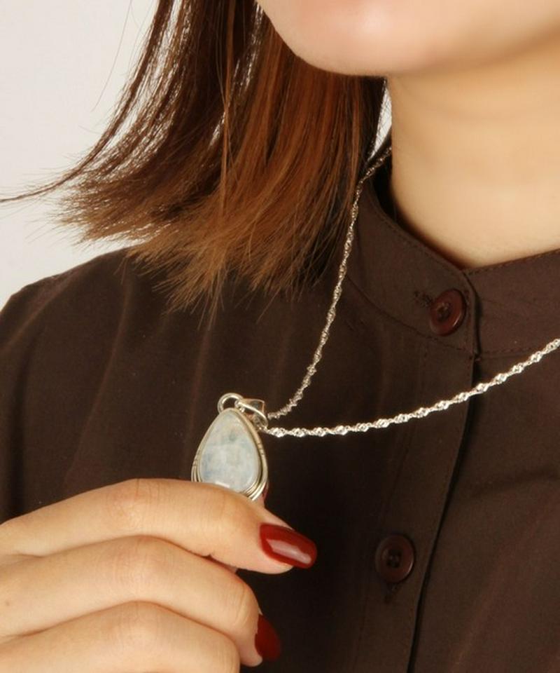 【厳選のフランス買付】ホワイトラブラドライトネックレス