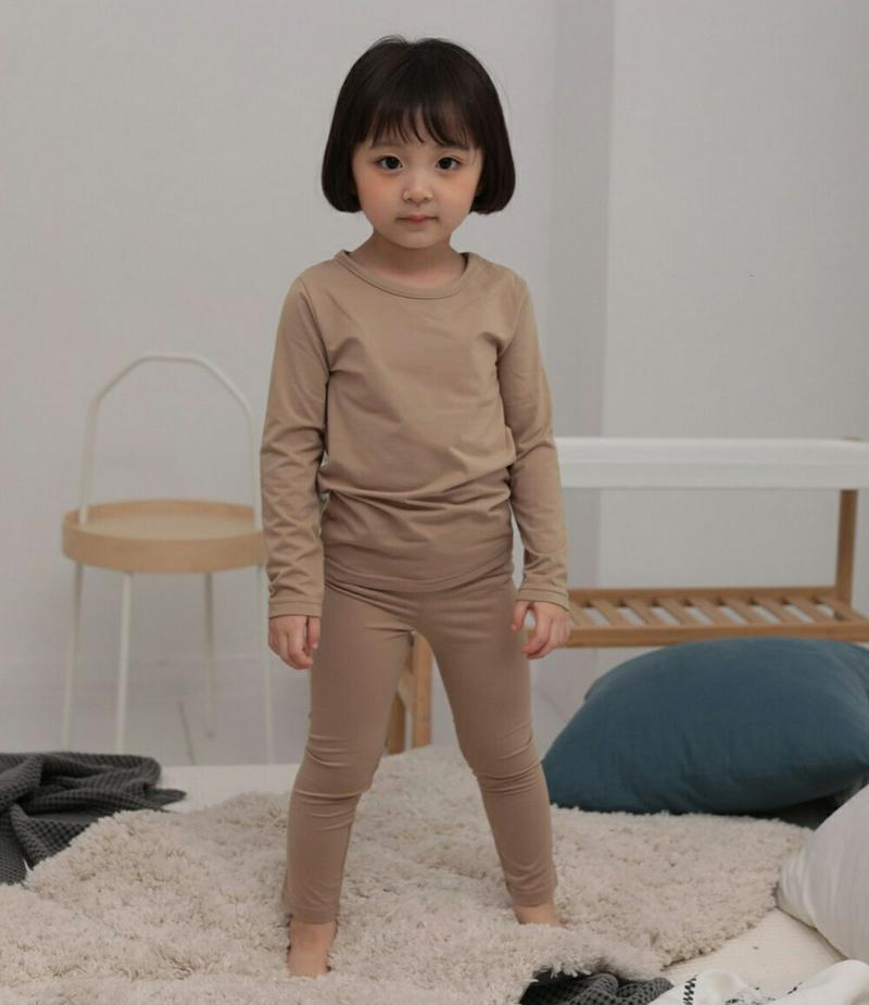 【キッズ20%OFF】デイリールームウェア上下SET(junior)・u08581 キッズ【9~17才】【uw】【パジャマ ルームウェア 部屋着 トップス 長袖 パンツ ズボン 単色 無地 シンプル カジュアル ラフ 女の子 男の子 韓国 韓国子供服 子供 こども 子供服 こども服】【KIDS】