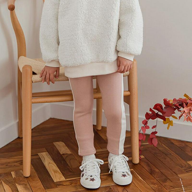 サイドラインレギンスパンツ・p008649 キッズ【3~8才】【pt】【レギンス パンツ ズボン ロングパンツ 長ズボン サイドライン ラインパンツ カジュアル スポーティー 女の子 男の子 秋 冬 韓国 韓国子供服 子供 こども 子供服 こども服】【KIDS】
