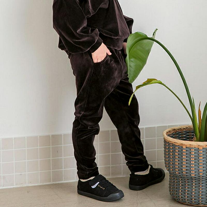 ファー裏地ベルベットパンツ・p008641 キッズ【3~8才】【pt】【パンツ ズボン ロングパンツ 長ズボン ベルベット ベロア 単色 無地 シンプル カジュアル ラフ 女の子 男の子 秋 冬 韓国 韓国子供服 子供 こども 子供服 こども服】【KIDS】