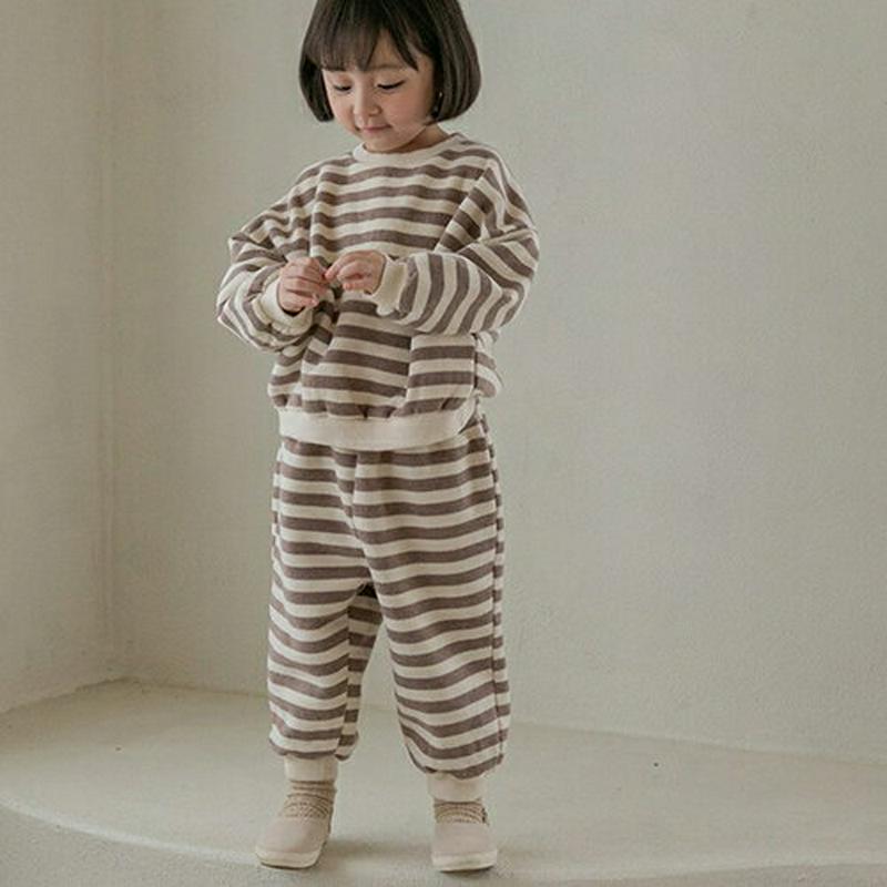 【キッズ20%OFF】裏起毛ボーダースウェット上下SET・u08867 キッズ【3~8才】【set】【セットアップ setup トップス スウェット トレーナ 長袖 ボーダー 柄 裏起毛 パンツ ズボン カジュアル ラフ 女の子 男の子 冬 韓国 韓国子供服 子供 こども 子供服 こども服】【KIDS】