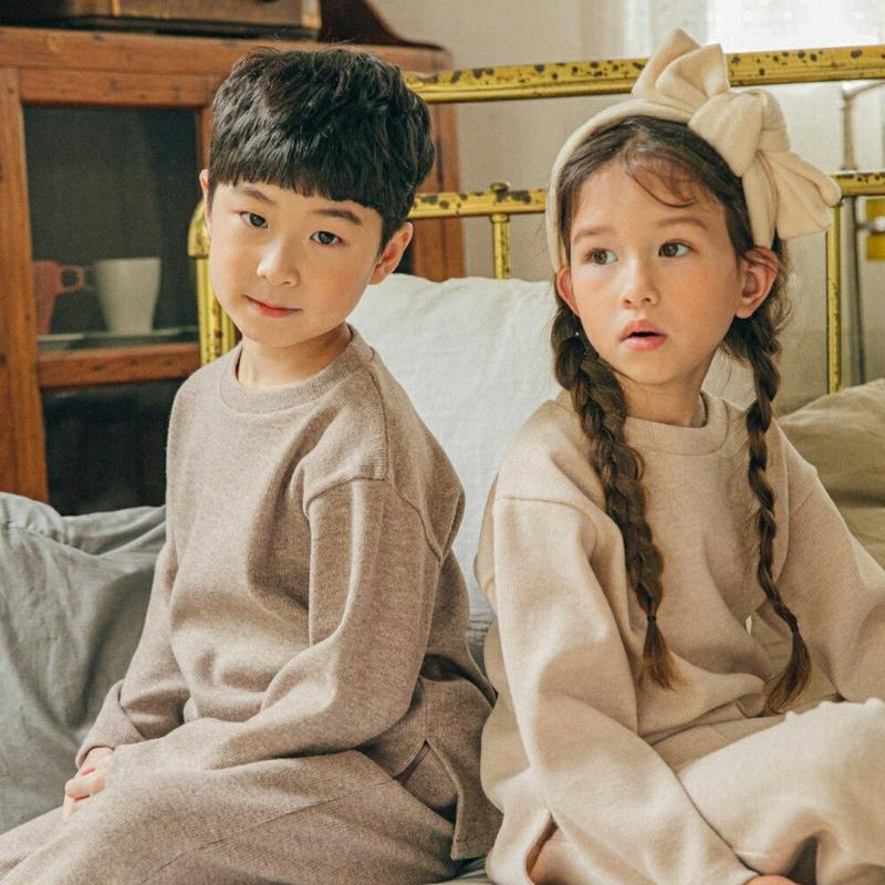 【キッズ20%OFF】ニットスウェット上下SET・u08763 キッズ【3~8才】【set】【セットアップ setup 上下 トップス スウェット トレーナー 長袖 パンツ ズボン ニットアップ ニット 単色 女の子 男の子 秋 冬 韓国 韓国子供服 子供 こども 子供服 こども服】【KIDS】