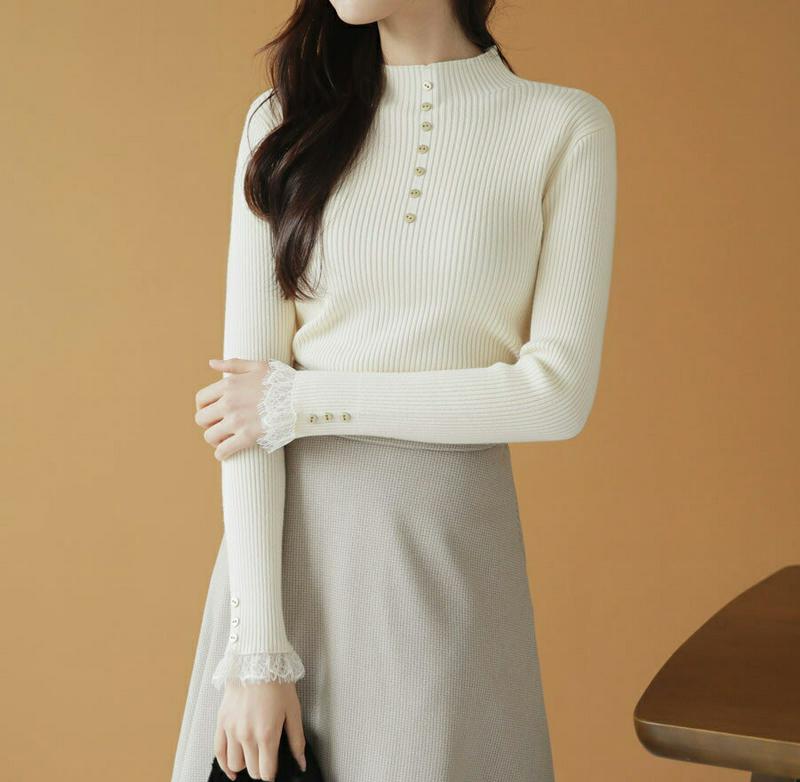 【新作10%OFF】リブボタンハーフネックニット・全2色・e61089 レディース【tops】【韓国 ファッション トップス ニット ニットトップス ロングスリーブ 長袖 ハーフネック リブ リブニット レース ボタン シンプル スリム 大人 フェミニン 秋 冬】