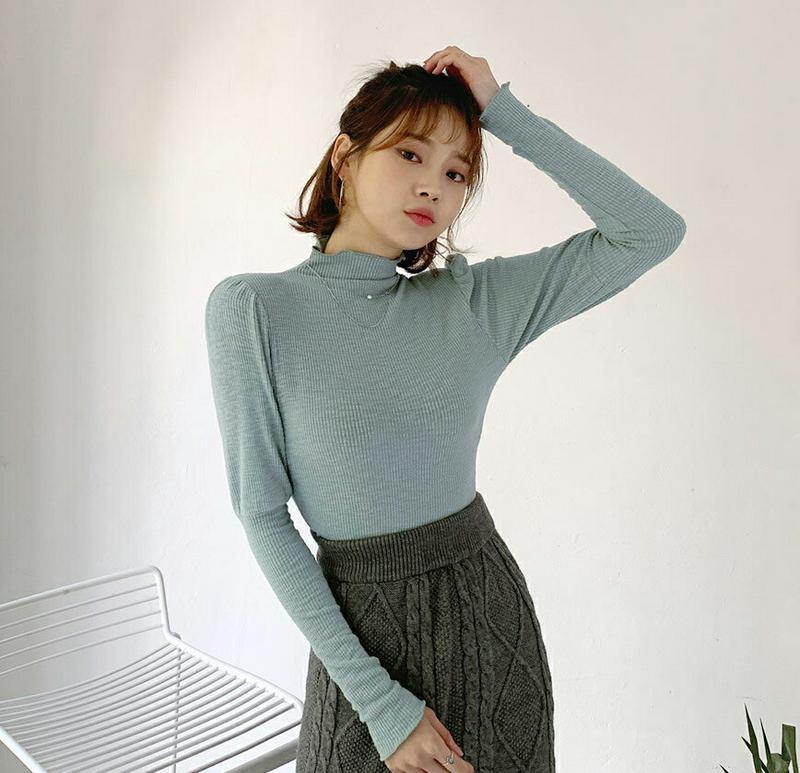 【新作10%OFF】ウェーブパフTシャツ・全3色・b61714 レディース【tops】【韓国 ファッション トップス Tシャツ パフスリーブ 長袖 ハーフネック ウェーブ スリム リブ 肩パッド シンプル 単色 無地 大人 フェミニン 秋 冬】