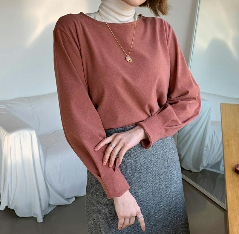 【新作10%OFF】タックスリーブTシャツ・全3色・t56279 レディース【tops】【韓国 ファッション トップス Tシャツ ロングスリーブ 長袖 ボリューム袖 ラウンドネック タック アンバランス丈 シンプル ルーズ 単色 無地 大人 上品 秋 冬】