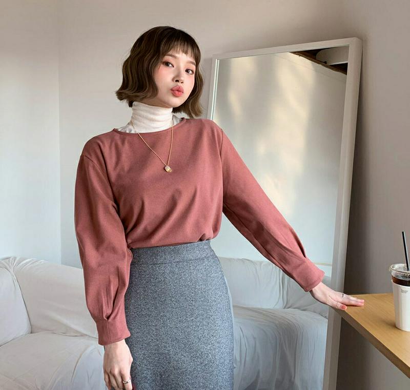 【新作10%OFF】タックスリーブTシャツ・全3色・t56279 レディース【tops】【韓国 ファッション トップス Tシャツ ロングスリーブ 長袖 ボリューム袖 ラウンドネック タック アンバランス丈 シンプル ルーズ 単色 無地 大人 上品 秋 冬】