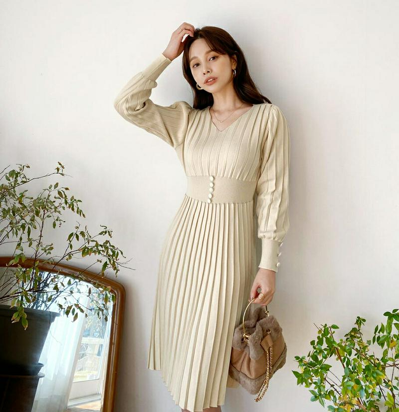 【只今15%OFF】プリーツニットフレアワンピース・全2色・b65133 レディース 【ops】【韓国 ファッション ワンピース ミディ ミディアム ミドル 膝丈 ニット 長袖 フレア Aライン 無地　大人 上品 カジュアル 秋 冬】【ハイホリHIHOLLI】