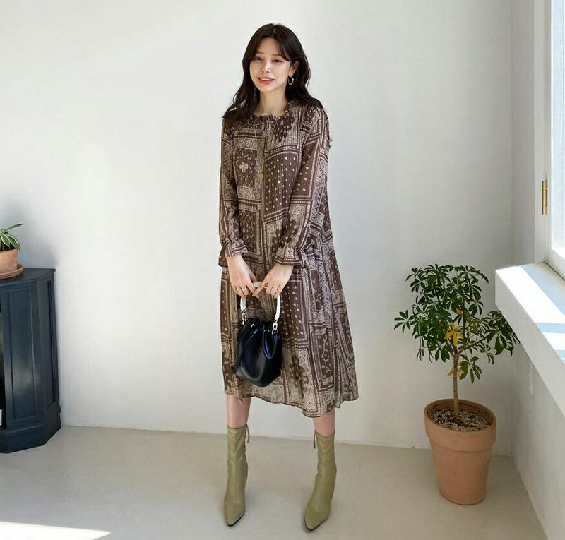 ストラップ付ペイズリーワンピース・全2色・b65130 レディース 【ops】【韓国 ファッション ワンピース ロング モックネック ハーフネック 長袖 パフスリーブ フレア Aライン パターン 柄 ハンカチ スカーフパターン カジュアル 秋 冬】【ハイホリHIHOLLI】