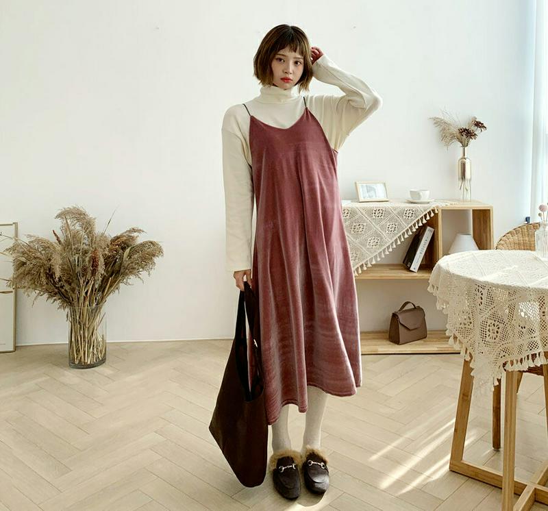 【只今15%OFF】ベロアスリーブレスワンピース・全3色・t61880 レディース【ops】【韓国 ファッション ワンピース ロングワンピース スリーブレス キャミワンピース キャミソール ベロア 光沢 前後着用自由 シンプル カジュアル 体型カバー 大人 秋 冬】