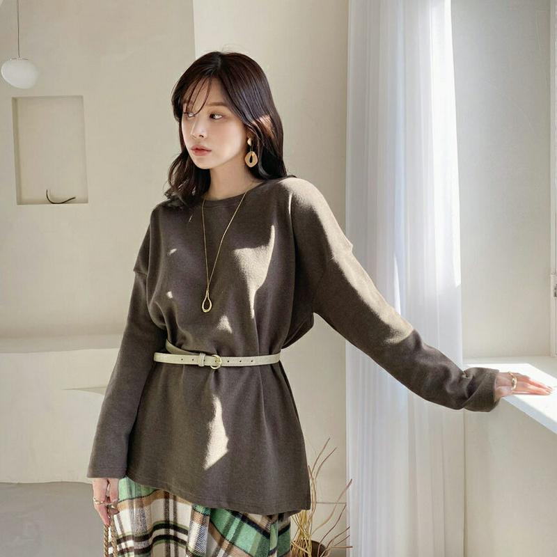 ピーチ起毛スリットTシャツ・全5色・b65173 レディース 【tops】【韓国 ファッション トップス Tシャツ カットソー ラウンドネック　長袖 ロング ルーズ ゆったり 体型カバー お尻カバー 無地 ドロップショルダー カジュアル 秋 冬】【ハイホリHIHOLLI】
