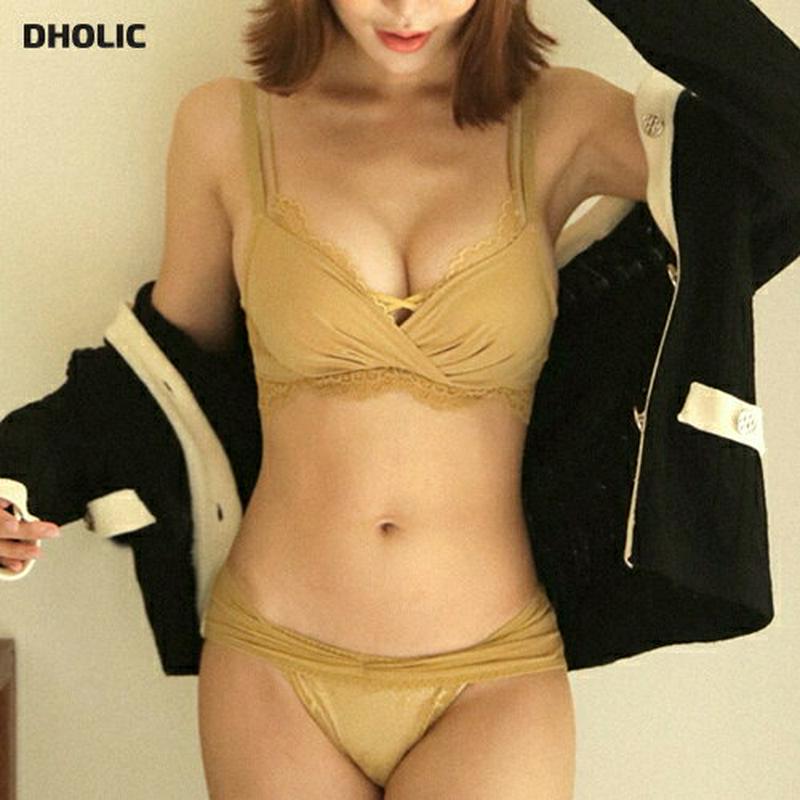 ストリングギャザーブラ&ショーツSET・全4色・e44297 レディース【uw】【韓国 ファッション アンダーウェア ランジェリー 下着 セット 上下セット ブラ ブラジャー ショーツ パンツ ツイスト ギャザー レース ノンワイヤー シアー 透け感 セクシー 上品】