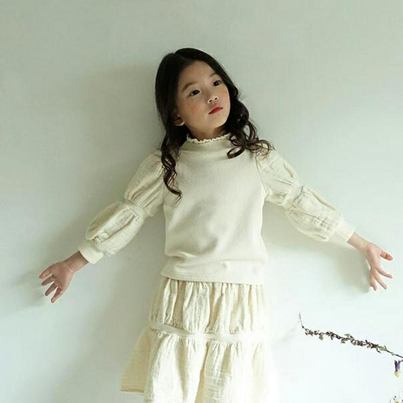 【キッズ20%OFF】フリルネックパフ袖Tシャツ・u09042 キッズ【3~8才】【tops】【トップス Tシャツ 長袖 パフスリーブ ボリューム袖 フリル フリルネック 単色 フェミニン シンプル かわいい 女の子 秋 冬 韓国 韓国子供服 子供 こども 子供服 こども服】【KIDS】