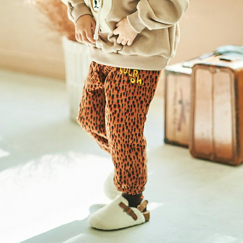 【キッズ30%OFF】レオパードジョガーパンツ(kids)・u08761 キッズ【3~8才】【pt】【ジョガーパンツ パンツ ズボン ロングパンツ 長ズボン レオパード 豹柄 ヒョウ柄 アニマル柄 カジュアル 女の子 男の子 秋 冬 韓国 韓国子供服 子供 こども 子供服 こども服】【KIDS】