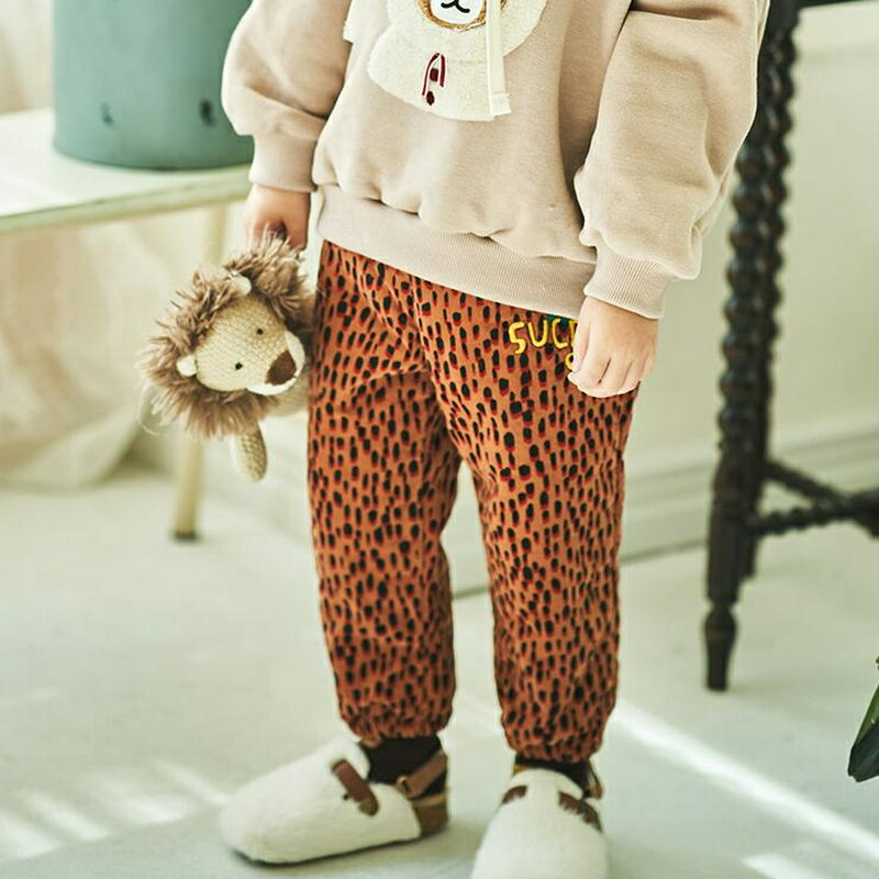 【キッズ30%OFF】レオパードジョガーパンツ(kids)・u08761 キッズ【3~8才】【pt】【ジョガーパンツ パンツ ズボン ロングパンツ 長ズボン レオパード 豹柄 ヒョウ柄 アニマル柄 カジュアル 女の子 男の子 秋 冬 韓国 韓国子供服 子供 こども 子供服 こども服】【KIDS】