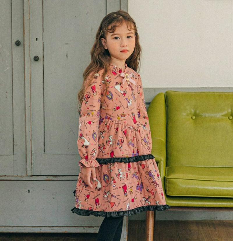 【キッズ20%OFF】イラストパターンフレアワンピース・u08759 キッズ【3~8才】【ops】【ワンピース ミディ丈 ミディワンピース フレア フレアワンピース イラスト 総柄 かわいい 女の子 長袖 秋 冬 韓国 韓国子供服 子供 こども 子供服 こども服】【KIDS】